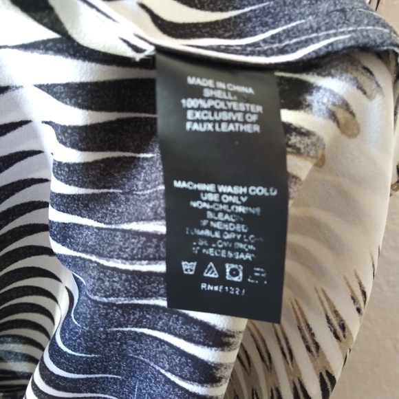 Vince Camuto Blouse - Picture 5 of 5